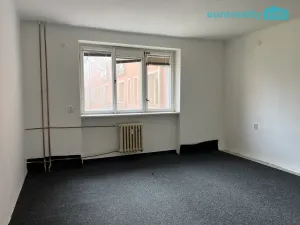 Prodej bytu 2+1, Ostrov, Štúrova, 70 m2