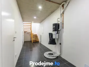 Prodej rodinného domu, Praha - Kobylisy, Třeboradická, 150 m2