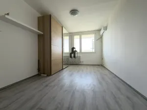 Pronájem bytu 2+kk, Praha - Střížkov, Jablonecká, 42 m2