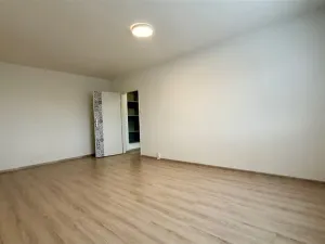 Pronájem bytu 1+1, Cheb, Májová, 42 m2