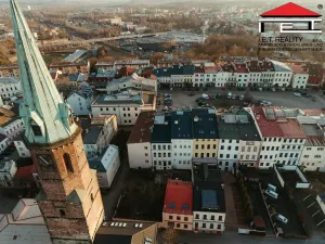 Prodej atypického bytu, Frýdek-Místek, Zámecké nám., 405 m2