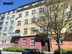 Pronájem bytu 2+1, Karlovy Vary, nábřeží Jana Palacha, 69 m2