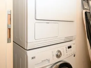 Pronájem bytu 2+kk, Praha - Karlín, Rohanské nábřeží, 77 m2