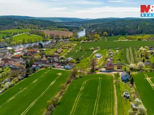 Prodej pozemku pro bydlení, Týn nad Vltavou - Hněvkovice na levém břehu Vltavy, 1869 m2