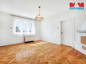 Prodej rodinného domu, Dobrovice, Komenského, 431 m2