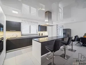 Prodej rodinného domu, Choltice, 200 m2