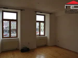 Pronájem bytu 2+1, Frýdek-Místek, Zámecké nám., 89 m2