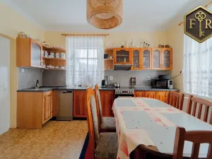 Prodej rodinného domu, Petrovice, 246 m2