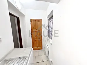 Pronájem kanceláře, Praha - Kobylisy, Klapkova, 40 m2