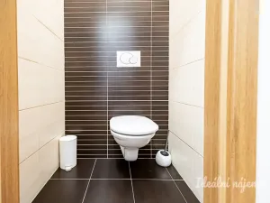 Pronájem bytu 2+kk, Praha - Holešovice, Osadní, 76 m2