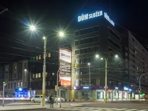 Pronájem obchodního prostoru, Pardubice, 17. listopadu, 90 m2