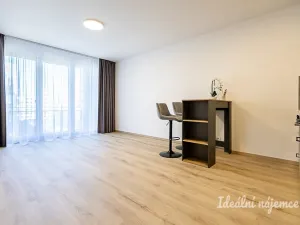 Pronájem bytu 1+kk, Praha - Vysočany, Poděbradská, 35 m2