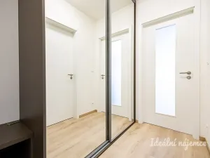 Pronájem bytu 1+kk, Praha - Vysočany, Poděbradská, 35 m2