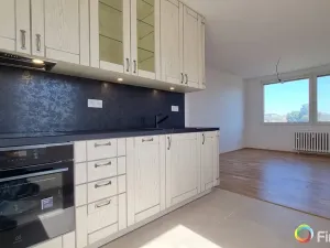 Prodej bytu 2+1, Tmaň, 42 m2