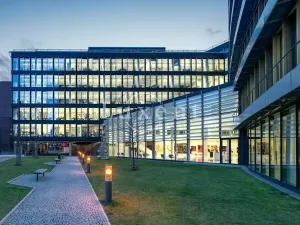 Pronájem kanceláře, Praha - Nusle, Pikrtova, 500 m2