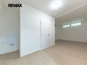 Prodej bytu 1+kk, Praha - Střížkov, Děčínská, 23 m2