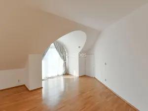 Pronájem vily, Průhonice, Pod Valem, 400 m2