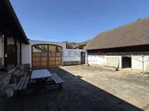 Pronájem vícegeneračního domu, Slavče, 333 m2