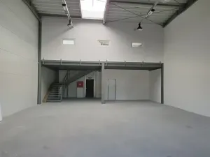 Pronájem skladu, Mělník, 193 m2