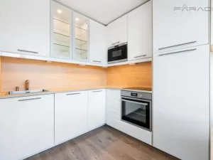 Pronájem bytu 2+kk, Praha - Hlubočepy, Lamačova, 32 m2