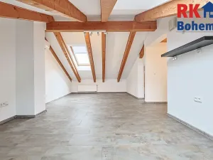 Pronájem bytu 4+1, Praha - Žižkov, Na Jarově, 122 m2