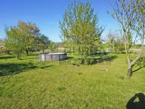 Prodej zahrady, Mělník, 9817 m2