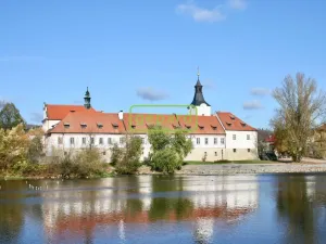 Pronájem bytu 1+kk, Dobřichovice, 5. května, 34 m2