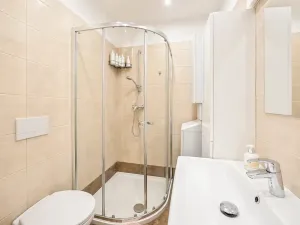 Prodej ubytování, Praha - Smíchov, Vltavská, 57 m2