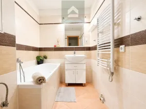 Prodej bytu 3+1, Plzeň - Lobzy, Dlouhá, 76 m2