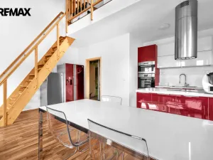 Prodej bytu 4+kk, Strančice, Náměstí Emila Kolbena, 108 m2