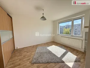 Pronájem bytu 1+1, Praha - Lhotka, Mirotická, 40 m2