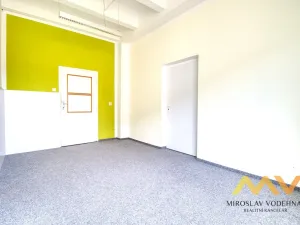 Pronájem kanceláře, Hradec Králové, Škroupova, 62 m2