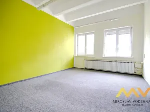 Pronájem kanceláře, Hradec Králové, Škroupova, 62 m2
