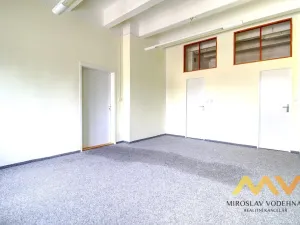 Pronájem kanceláře, Hradec Králové, Škroupova, 62 m2