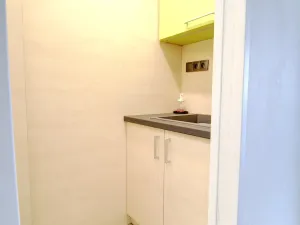 Pronájem kanceláře, Hradec Králové, Škroupova, 62 m2
