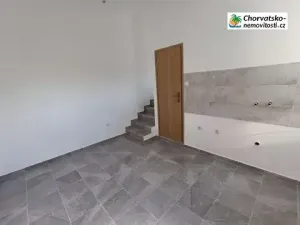 Prodej bytu 3+1, Karlobag, Chorvatsko, 61 m2