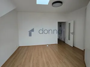 Pronájem bytu 2+kk, Praha, U plynárny, 75 m2