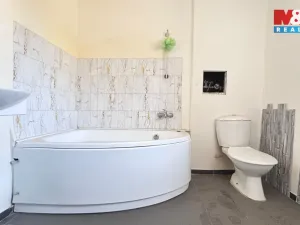 Pronájem bytu 2+1, Most, tř. Budovatelů, 61 m2