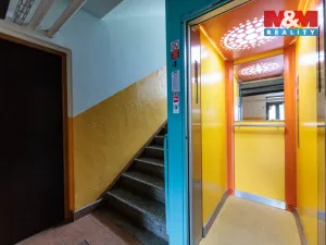 Prodej bytu 2+1, Karlovy Vary - Bohatice, Ostrovská, 68 m2