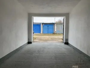 Pronájem garáže, Hodonín, 18 m2