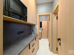 Pronájem obchodního prostoru, Hradec Králové, Víta Nejedlého, 400 m2