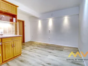 Pronájem bytu 2+kk, Hradec Králové, Střelecká, 38 m2