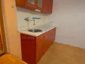 Pronájem bytu 1+kk, Praha - Smíchov, Křížová, 35 m2