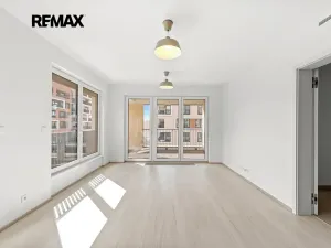 Pronájem bytu 3+kk, Praha - Hloubětín, Poděbradská, 77 m2