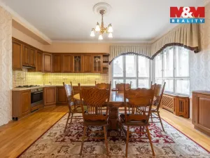 Prodej rodinného domu, Uherské Hradiště, U Stadionu, 300 m2