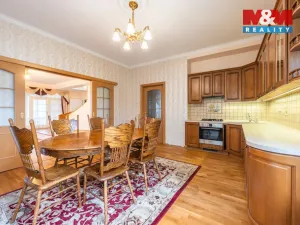 Prodej rodinného domu, Uherské Hradiště, U Stadionu, 300 m2