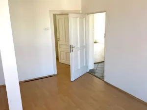 Pronájem kanceláře, Třebíč - Jejkov, Smila Osovského, 250 m2