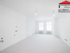 Prodej apartmánu, Frýdek-Místek, Zámecké nám., 405 m2
