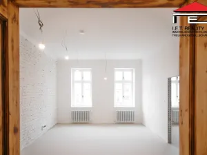 Prodej apartmánu, Frýdek-Místek, Zámecké nám., 405 m2