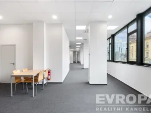 Pronájem kanceláře, Pardubice - Zelené Předměstí, třída Míru, 272 m2
